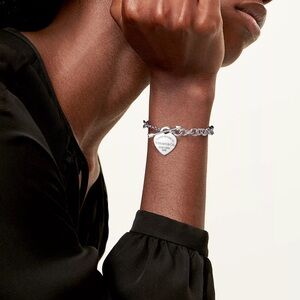 Return to Tiffany®
Lovestruck Heart Tag Bracelet in Silver, Medium